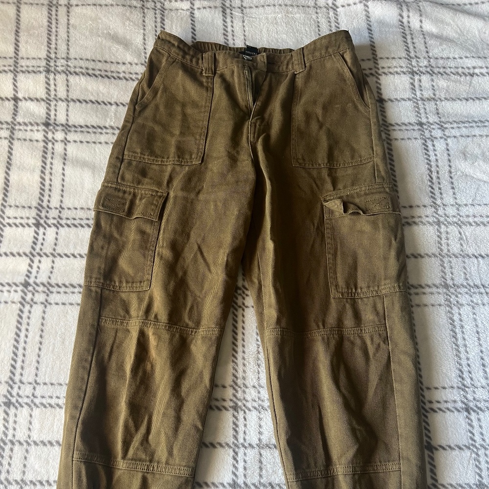 Army Color Cargo Pants